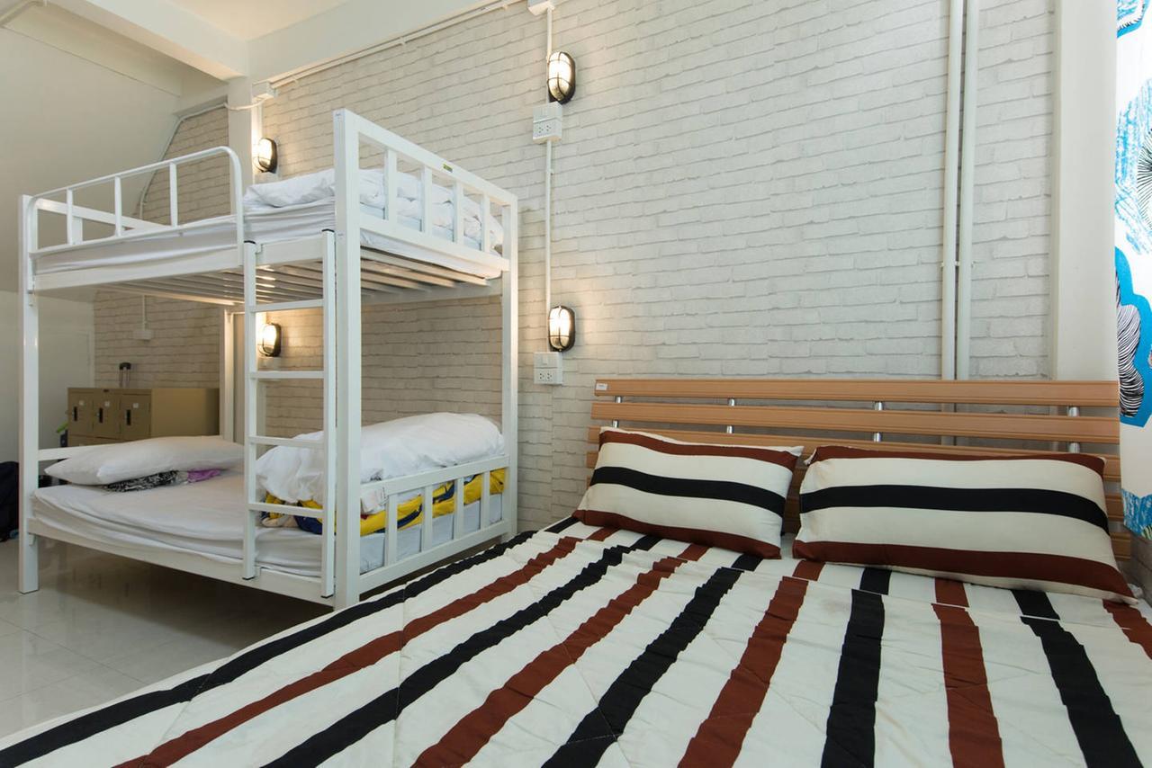 Mana Hostel Bangkok Exterior photo